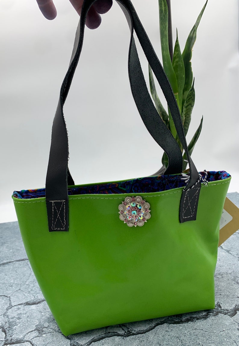 Green leather purse, lime green leather minimalist purse, small tote bag, open top bag, leather bag image 5