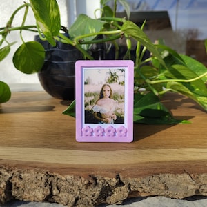 Instax Mini picture frame in flower design - different colors - stand and fridge magnet in one - ideal gift
