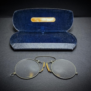 Vintage pince nez eye glasses with case