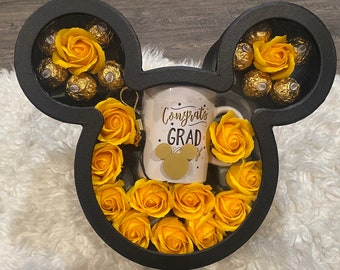 Confezione regalo di laurea di congratulazioni, ispirato a Disney, a forma di orecchio di Topolino, 2024, tema Disney, laureati, tazza, classe del 2024, nappa