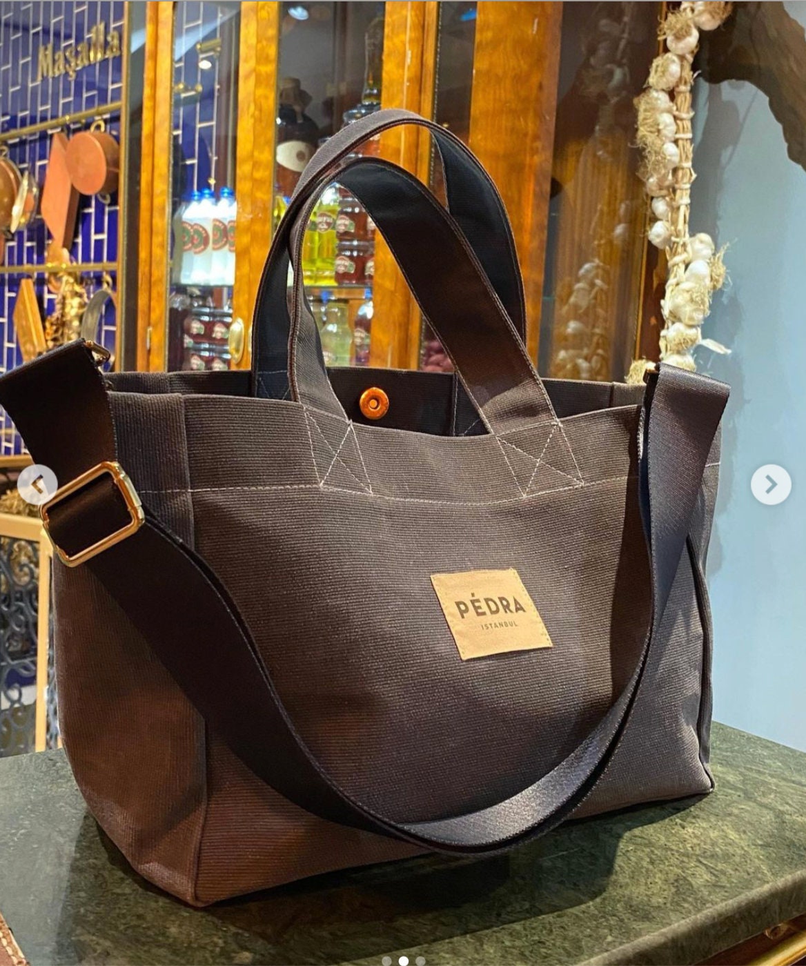 Feed canvas outlet go to bag