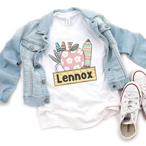 linda camisa con nombre de niños de la escuela para el regreso a la escuela, camisa con nombre, camisa con nombre de niños, camisa con nombre de niños, camisa con nombre personalizado, letras escolares
