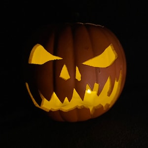 Jack-o&#39;-lantern - Halloween Ends - 9&quot; Craft Artificial Reusable Pumpkin