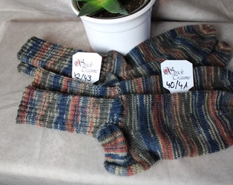 Handgestrickte Freizeitsocken aus Schurwolle & Polyamid für Damen und Herren