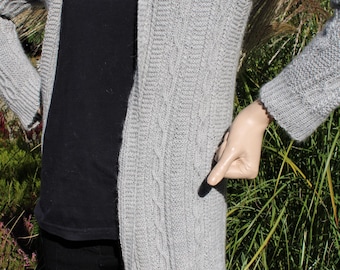 Cardigan femme tricoté main taille M (38-42) en 100% baby alpaga
