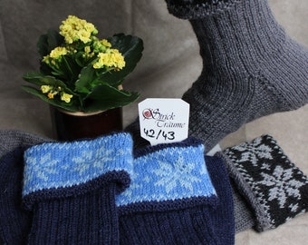 Handgestrickte Umschlag-Socken mit Norwegermuster in Größe 42/43