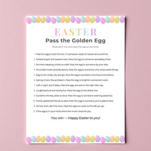 Puede incluir: Una hoja de juego de Pascua en colores pastel con el título "Pasa el Huevo Dorado". La hoja incluye instrucciones y una lista de indicaciones para los jugadores. Los bordes de huevos coloridos enmarcan el texto, perfecto para las celebraciones de Pascua.