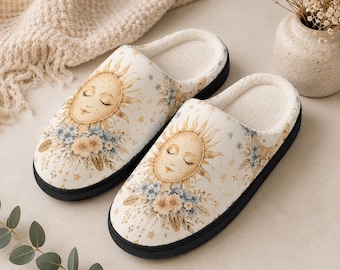 Boho Sun Moon – kapcie domowe | Niebiańskie kapcie domowe | Przytulne kapcie w kwiaty | Boho kapcie do sypialni | Prezent dla niej
