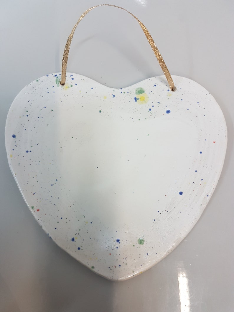 handgetöpfertes Keramik-Herz zum Aufhängen und Beschriften in Weiß Bild 5