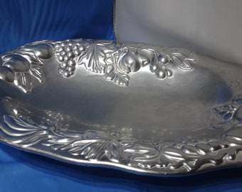Tabletops Unlimited Aluminum Oval Serving Tray