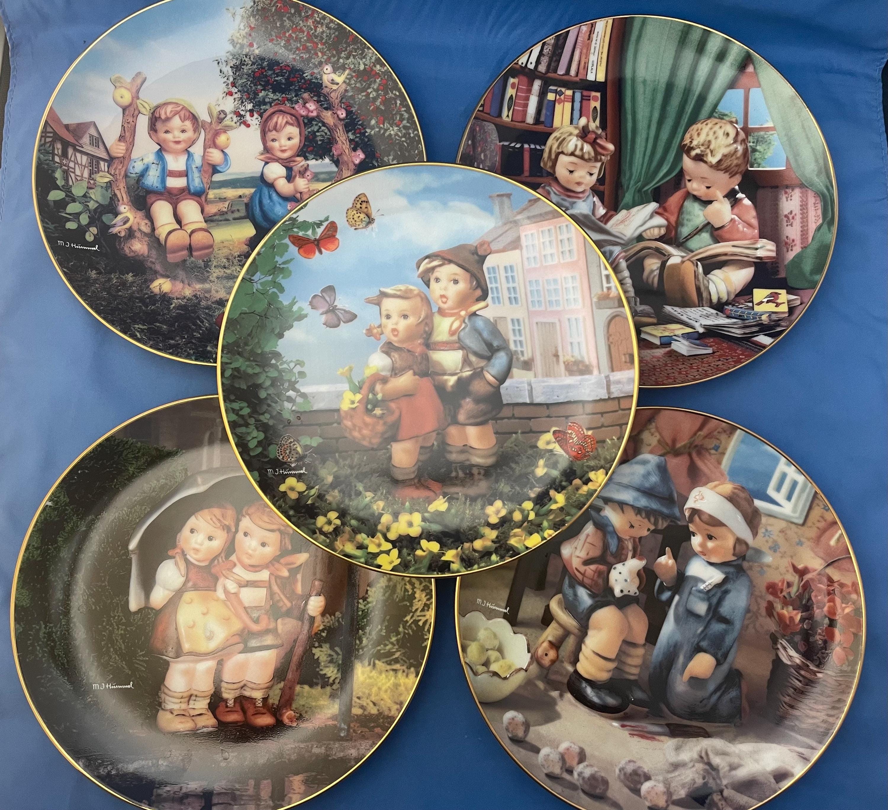 M.J. Hummel 子供のイラスト プレート Set of Two Small Vintage Wooden Framed Art MJ Hummel Boy And