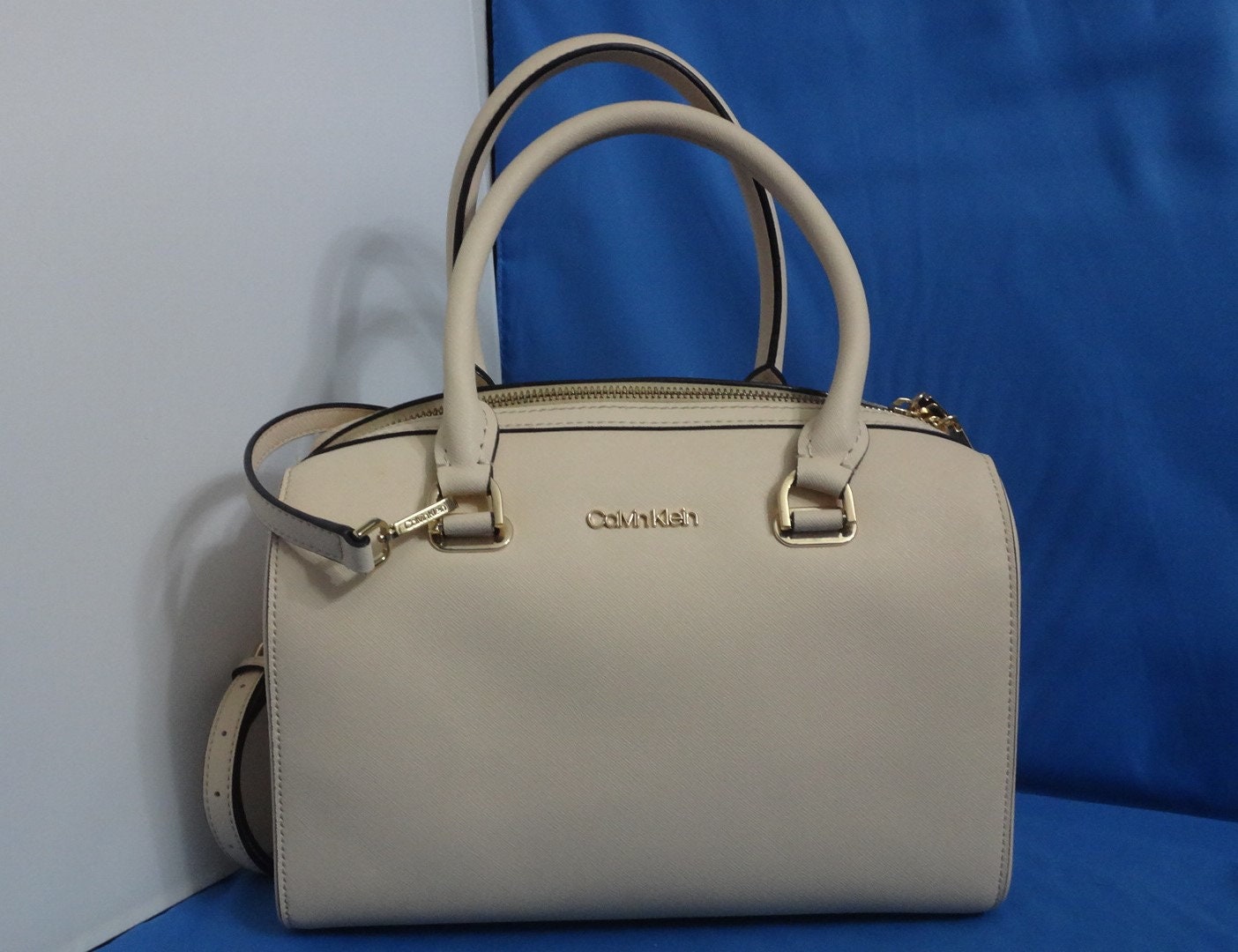 Buy Calvin Klein Mish4 small purse, 75 cm. Online at desertcartINDIA