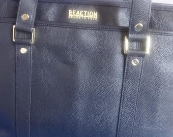 Kenneth Cole Reaction Pebbled Läderväska