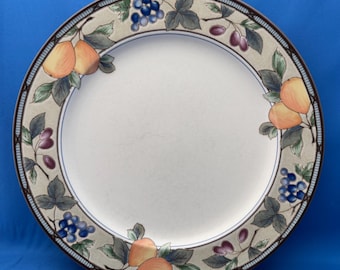 Mikasa Intaglio Garden Harvest Dinner Plates and Bowls