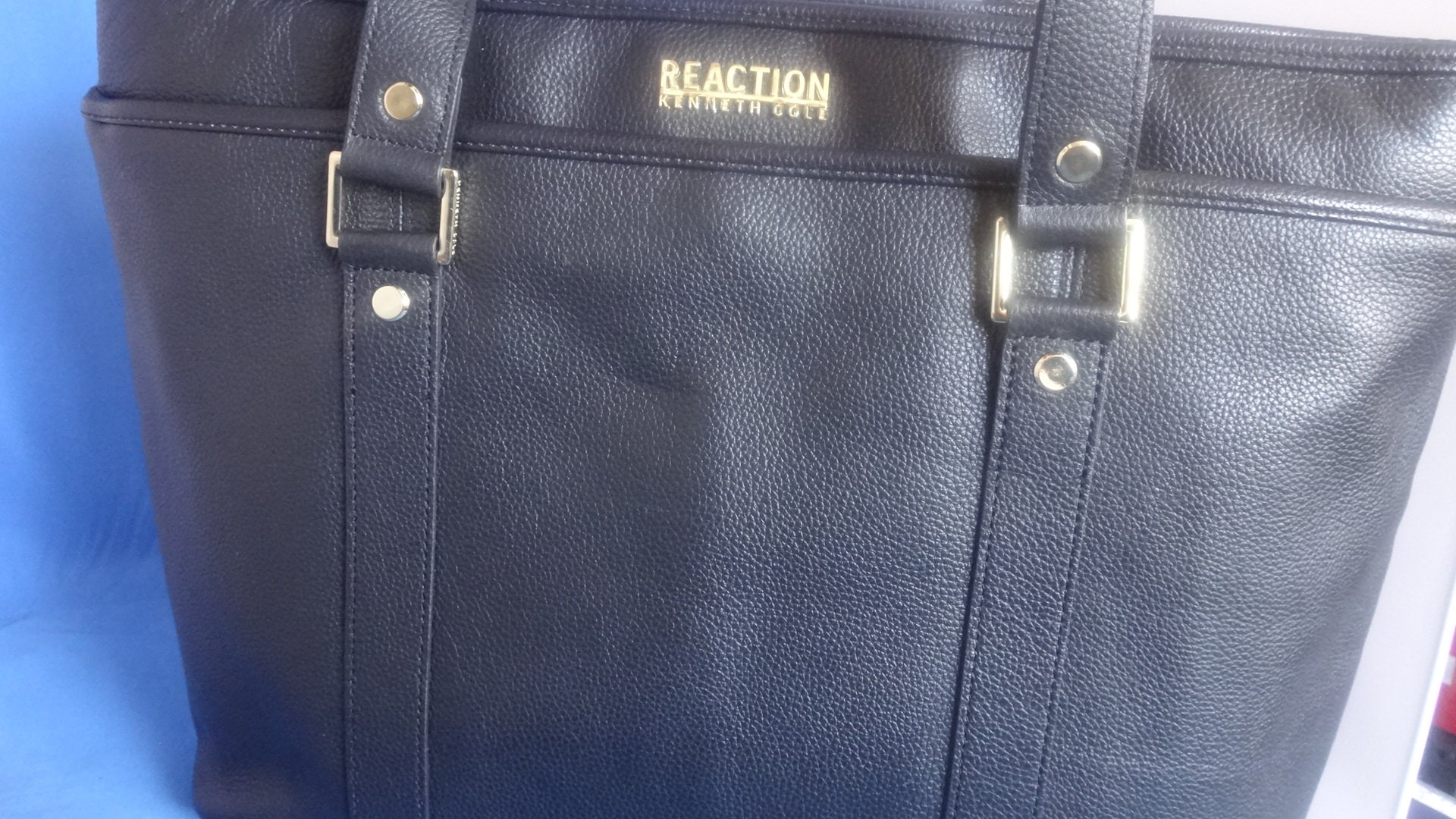 Kenneth cole reaction black bag hotsell
