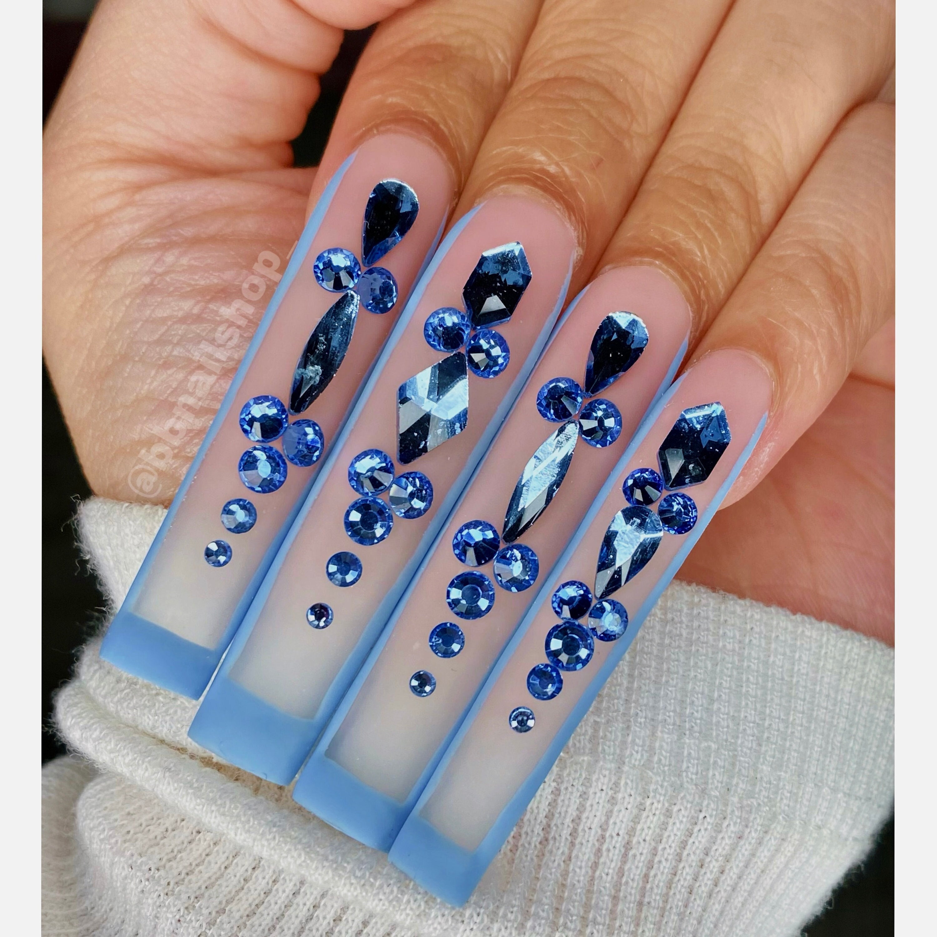 LV Nails - XL Long with nail design 💋 Ombré nude and blue