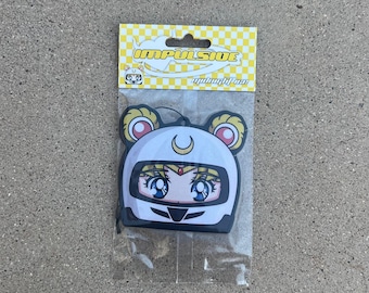 Ambientador Moon Racer // Decoración JDM, Accesorios para coche, Regalo marinero, Ambientador de anime