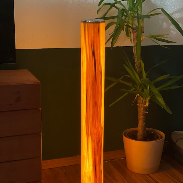 Lampadaire en bois véritable