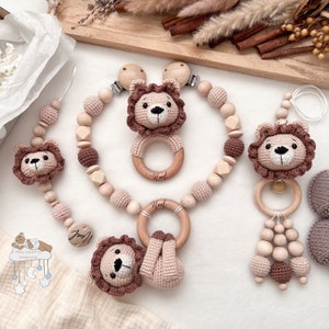 Personalized lion savings set stroller chain pendant gripping ring pacifier chain baby shower baptism birth gift with engraving natural tones
