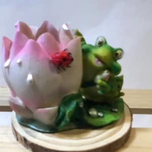 Vintage Frog Leaning on a Lilly Bloom Accent