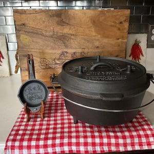 Lewis and Clark Special Edition Cast Iron Dutch Oven & Skillet