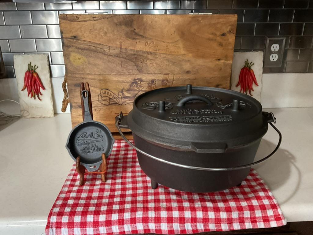 Vintage Lodge 10 Dutch Oven - Etsy