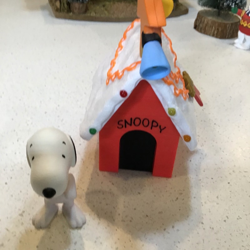 Snoopy on His Dog House - Etsy