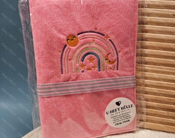 U-Heft-Hülle mit Stickerei "Regenbogen Rosa"