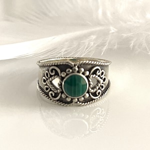 Wide filigree band ring 925 Sterling silver with malachite Against the current ring Gemstone ring Ladies ring