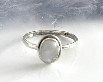 Minimalist Moonstone Ring 925 SILVER RING Dainty Oval Stone Ring Rainbow White Gemstone Ring for Women