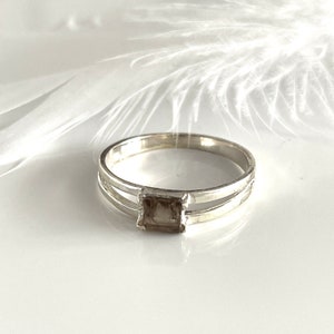 Cocktail Solitaire Labradorite 925 Silver Ring Square Shape Ring Size 63 Minimalist Engagement Ring Unique Boho Women&#39;s Ring