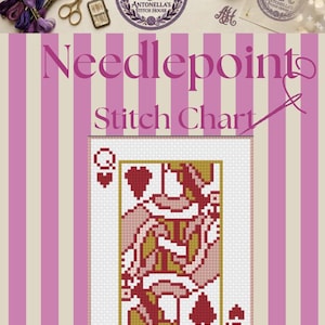 Könnte beinhalten: Eine Stickvorlage für Needlepoint mit einem Herz-Dame-Spielkartenmotiv auf einem rosa-weiß gestreiften Hintergrund. Der Text lautet Needlepoint Stitch Chart und Playing Cards Collection, ergänzt durch eine Nadel- und Fadengrafik.
