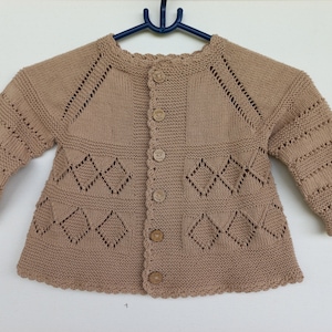 Stickmönster för baby-/flickjacka storlek 74/80, ca 9-12 m, detaljerad tysk PDF-fil i tabellform, vackert mönster varv för varv,