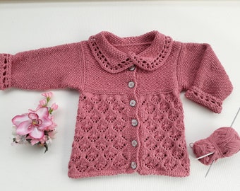Knitting pattern for a baby jacket, sleeveless or with long sleeves, size 80/86, German PDF file with measurement diagram, seamless, with cute details.