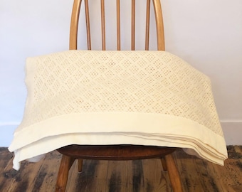 Cream-light lemon-coloured Witney-type vintage honeycomb blanket