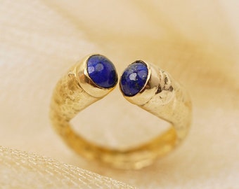 18ct Bypass Gold Ring with Lapis Lazuli, 1980s Handmade Greek Ring with Lapis, Gold Present for Her