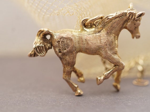 9ct Antique Gold Horse Pendant, 1920s Fully Hallm… - image 3