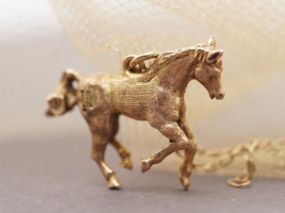 9ct Antique Gold Horse Pendant, 1920s Fully Hallm… - image 2
