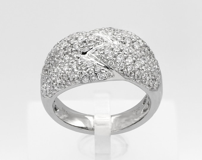 Elegant Pavé 18k White Gold Diamond Wedding Band 1.85 Carats
