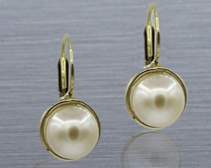 Elegant 14k Yellow Gold Leverback Earrings with Fine Cultured Pearl Drops