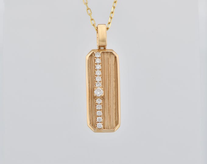 Elegant 14K Gold Paperclip Chain Necklace with Diamond Pendant Necklace.