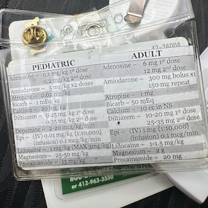 Inserto de insignia de medicación ACLS y PALS.