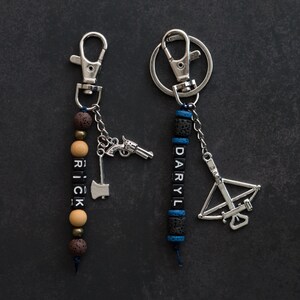Rick Grimes Daryl Dixon Themen Schlüsselanhänger mit Flügel oder Armbrust Asskicker, Rucksack Handtasche Schlüsselanhänger Cosplay Twd Fandom Geschenkideen