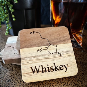 Set van 4 onderzetters van acaciahout | Alcoholmolecuul onderzetter | Hout gegraveerde onderzetter | Onderzetters | Bruidsjonkers cadeau | Bruiloftscadeau