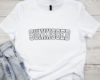 Sunkissed svg Png, Varsity Sunkissed svg, Beach Vibes svg, Sommer-Shirt svg, kommerzielle Nutzung, Sublimation, sofortiger Download, Cricut geschnitten