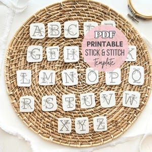 Padrão de bordado à mão com letras e pontos, transferência de bordado inicial com laço, bordado à mão coquete, laços de bastão de casca personalizados