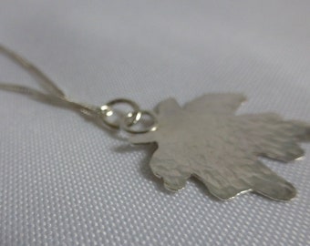 Pendentif feuille en argent sterling