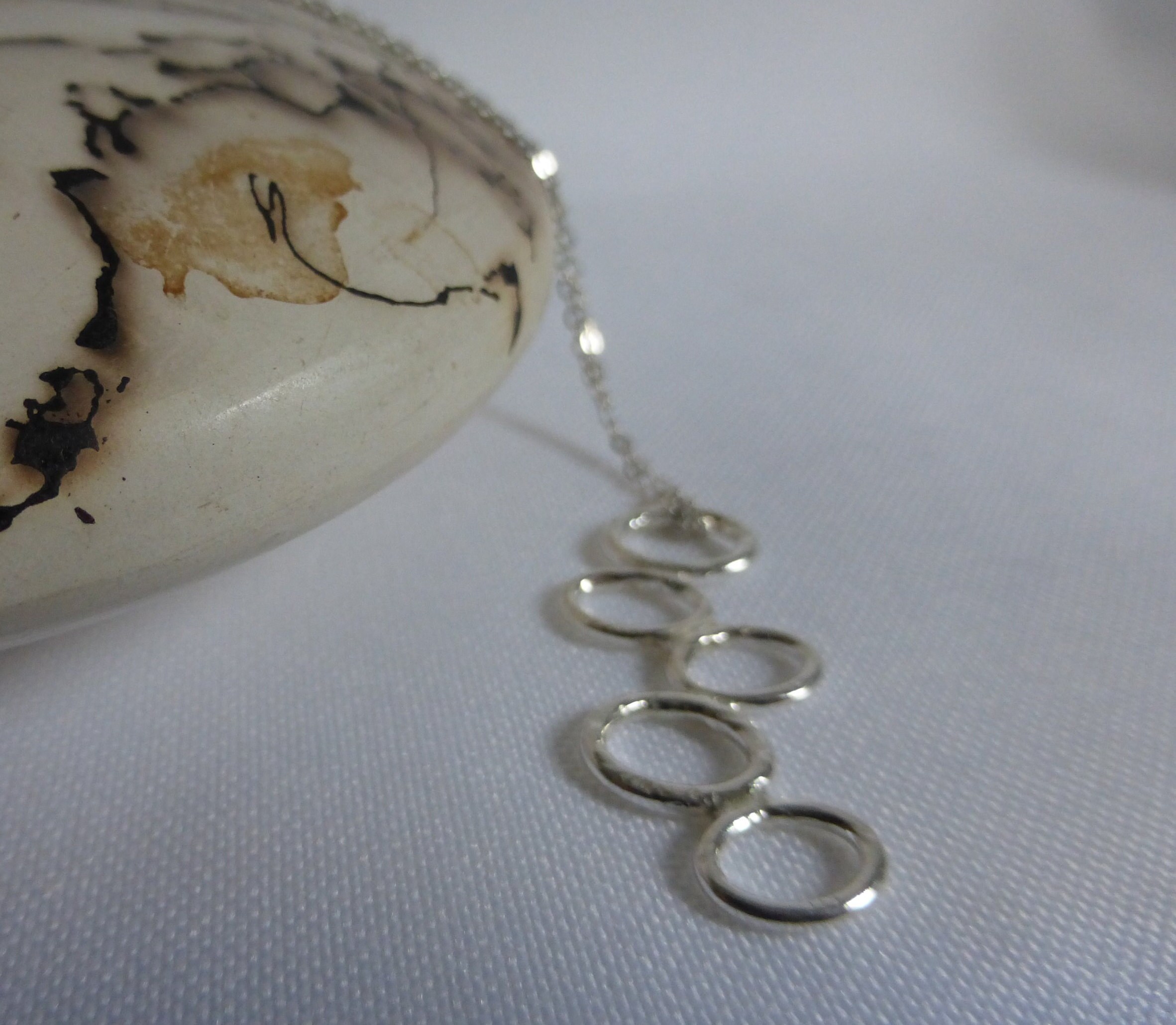 アクセサリー CASCADE PENDANT NECKLACE TRIPLE ORCHID CASCADE NECKLACE - The Huntington Store