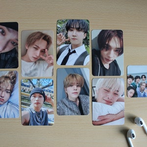 Random Stray Kids photo cards