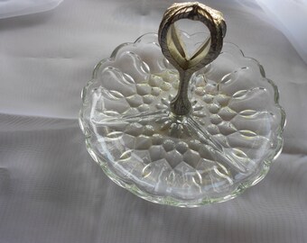 Glass centerpiece dish with handle